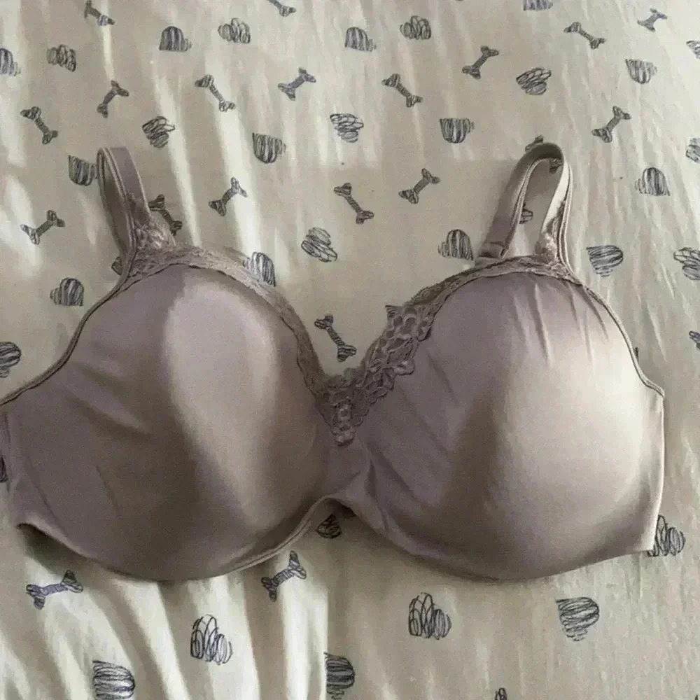 Playtex  42D‎ bra